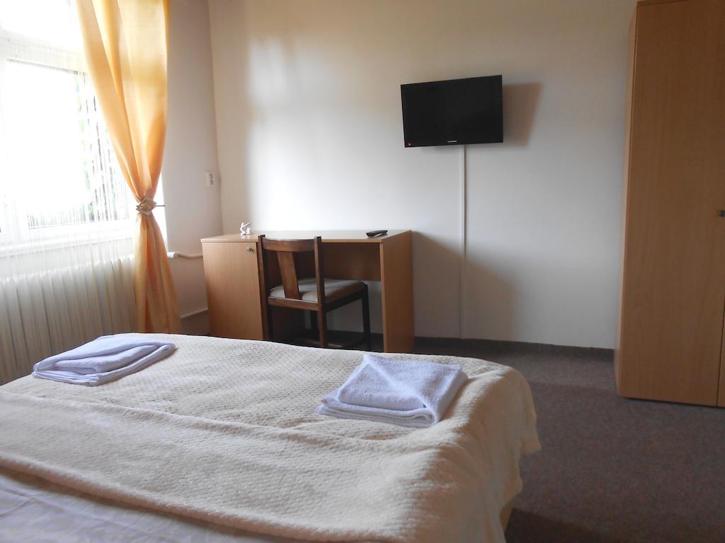 White Rabbit Hall Podebrady Phòng bức ảnh