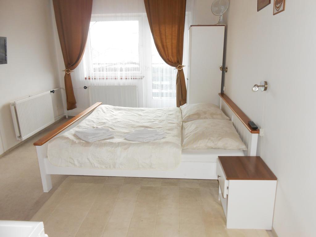 White Rabbit Hall Podebrady Phòng bức ảnh